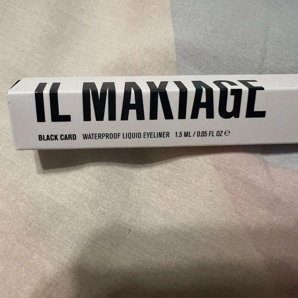 IL MAKIAGE Black Card Waterproof Liquid Eyeliner